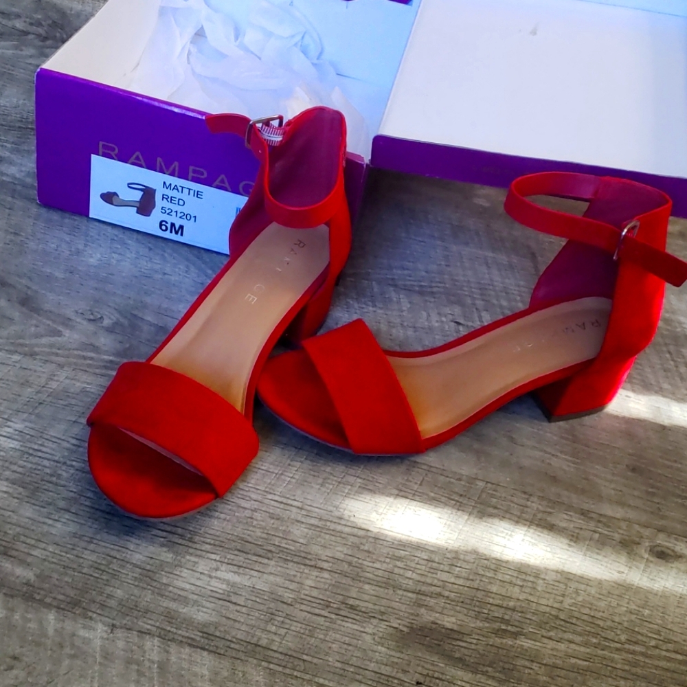 New Red sandals sz 6